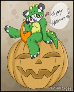 Rating: Safe Score: 0 Tags: 2006 anthro bear clothing costume dialogue dinosaur_costume e621 english_text female food fruit furry_wearing_fursuit fursuit giant_panda halloween heart_symbol holidays jack-o'-lantern lizard mammal plant pumpkin reptile scalie sitting sitting_on_pumpkin solo speech_bubble sukebepanda tail text User: bunchy7s
