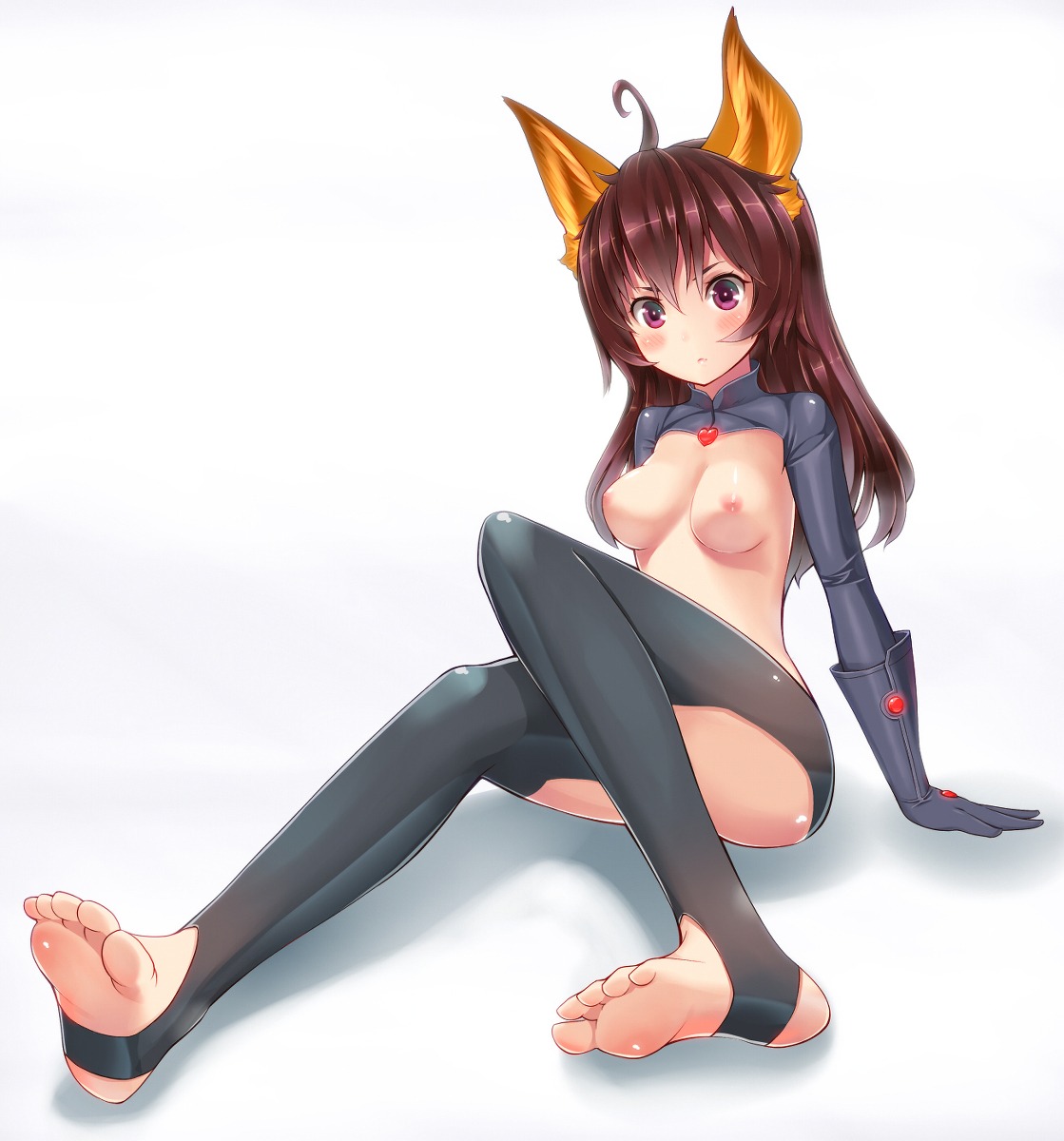 ahoge animal_ear barefoot blush breasts elin elin_(tera) feet female gloves highres nipples pointy_chin purple_eyes rule34 soles tera_online toeless_socks toes